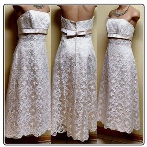 Elegant Cream Lace Strapless Wedding Dress